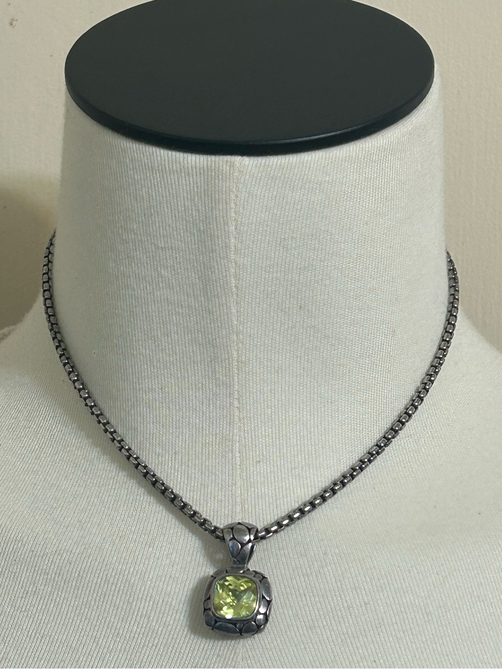 STERLING SILVER 924 PERIDOT PENDANT AND CHAIN